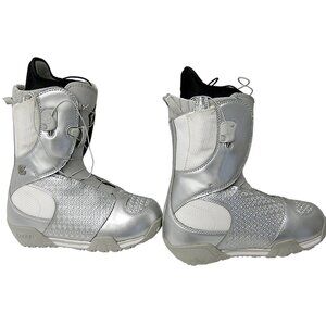 $279 Burton Emerald Snowboard Boots!  7 Euro 38  Silver & Off White  EXCELLENT